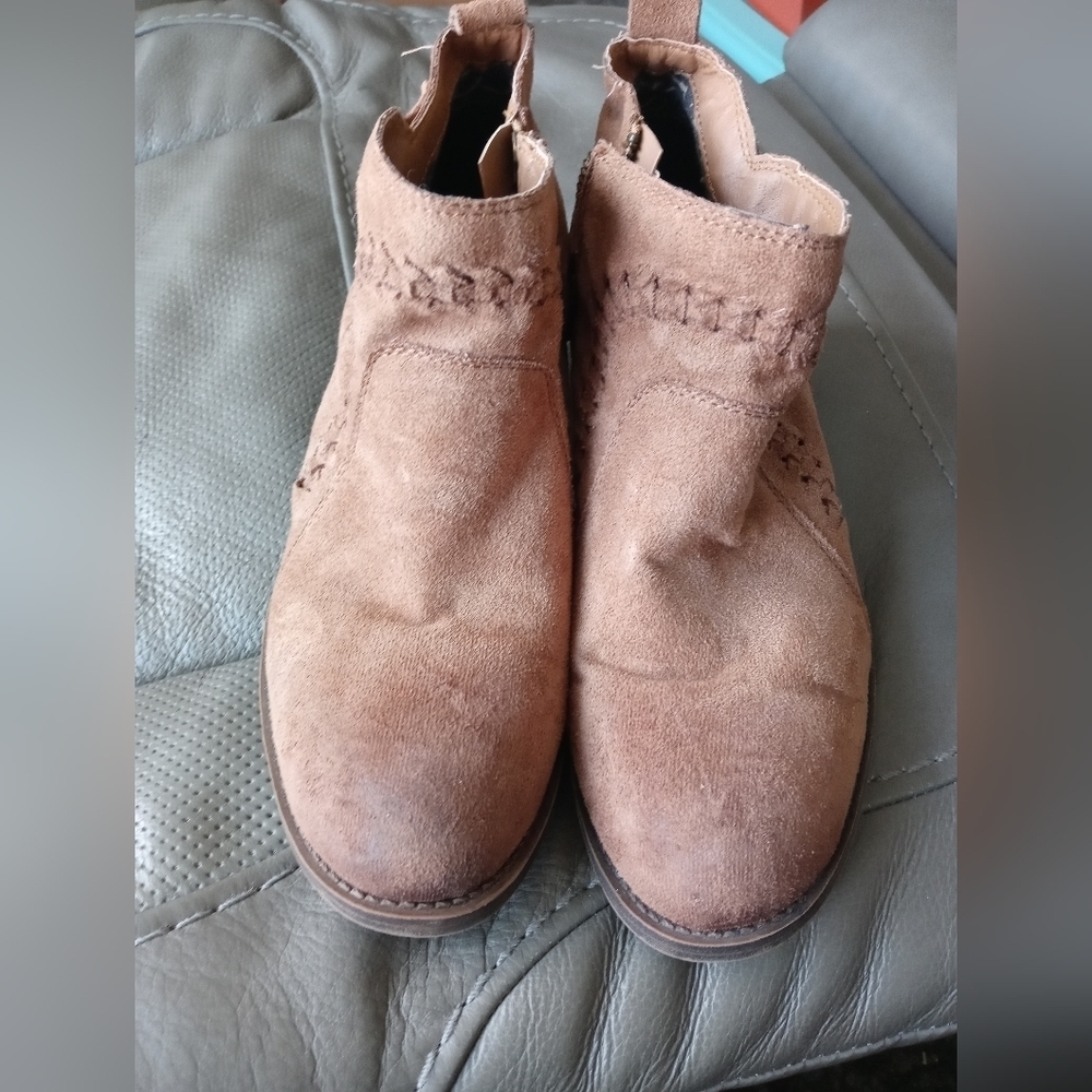 BillaBong Take A Walk Beige Upper Side Zip/Buckle Woven Ankle Boots Block Heel 8